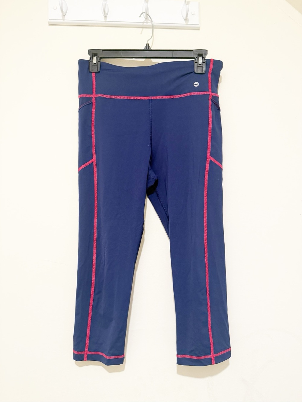 Vineyard Vines Navy Capri Leggings with Pink Contrast Stitching